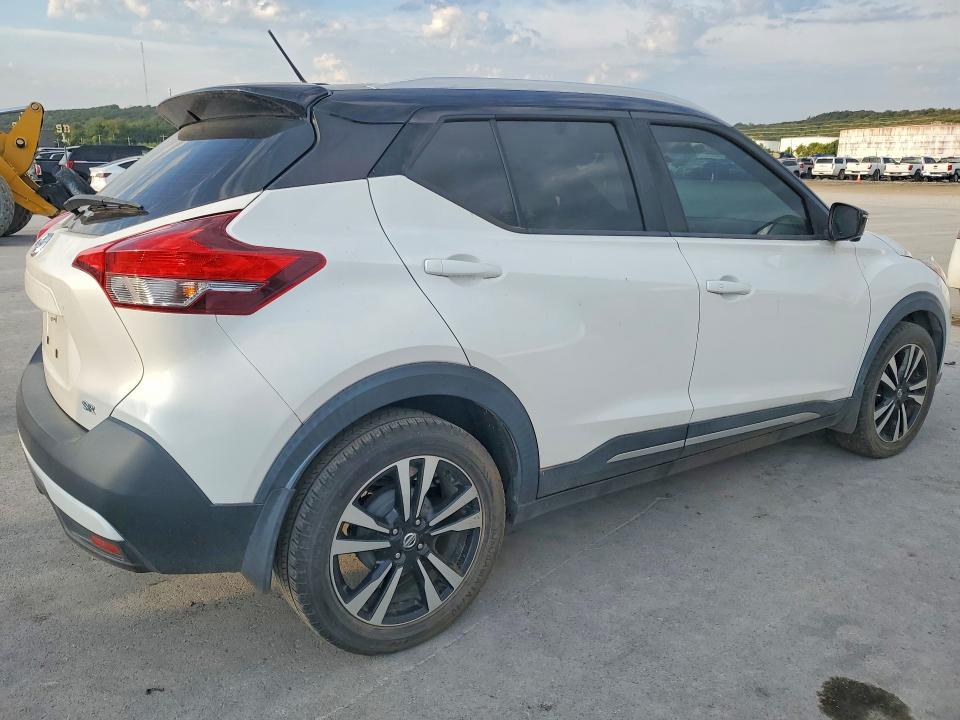 2018 Nissan Kicks მანქანა იყიდება აუქციონზე, vin: 3N1CP5CU4JL510413, აუქციონის ნომერი: 70852806