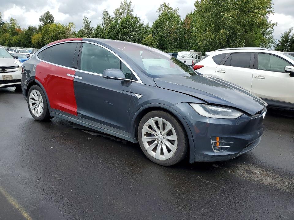 Продажа на аукционе авто 2016 Tesla Model X, vin: 5YJXCAE24GF017840, номер лота: 67245376