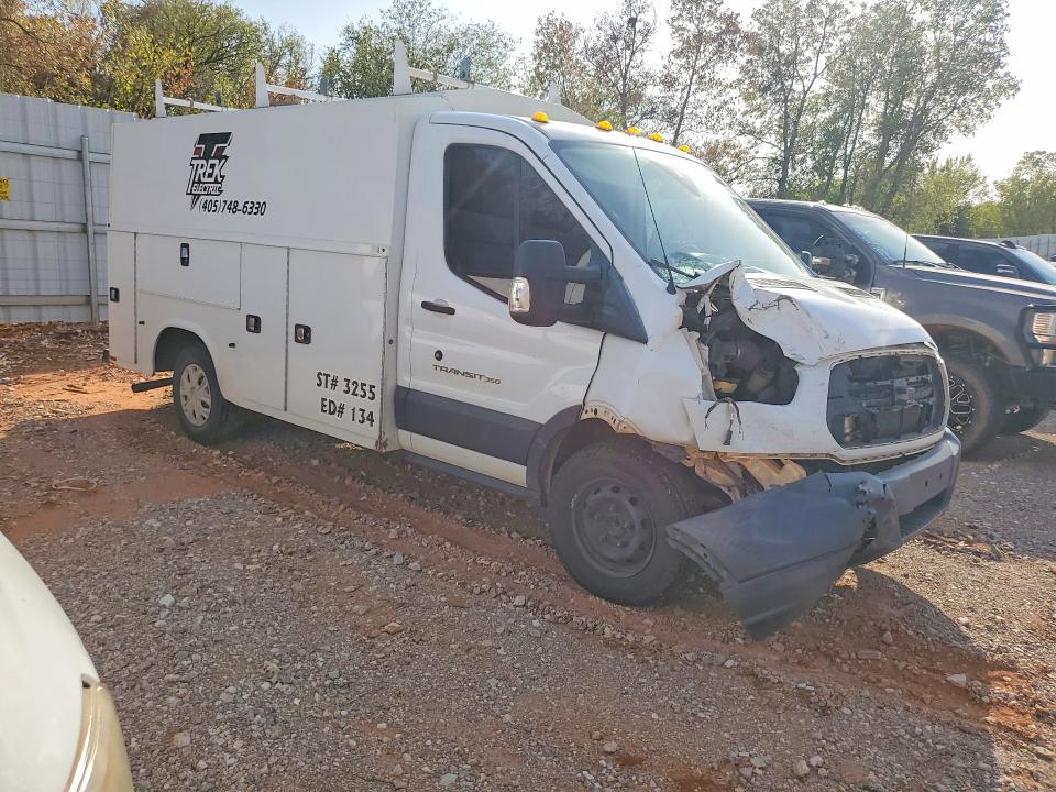 67956396 :رقم المزاد ، 1FDBW5PM2JKA42104 vin ، 2018 Ford Transit مزاد بيع