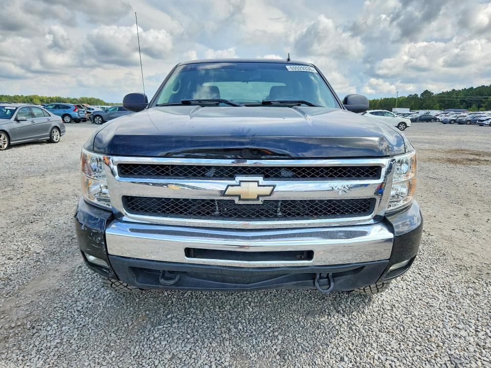 69929336 :رقم المزاد ، 3GCPKSE31BG320546 vin ، 2011 Chevrolet Silverado مزاد بيع