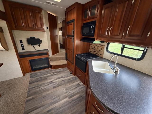 2014 Forest River Crusader Touring Edition მანქანა იყიდება აუქციონზე, vin: 5ZT3CSRBXEG113715, აუქციონის ნომერი: 70440976