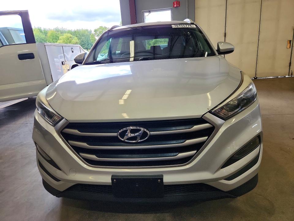 70155776 :رقم المزاد ، KM8J3CA44HU300395 vin ، 2017 Hyundai Tucson مزاد بيع