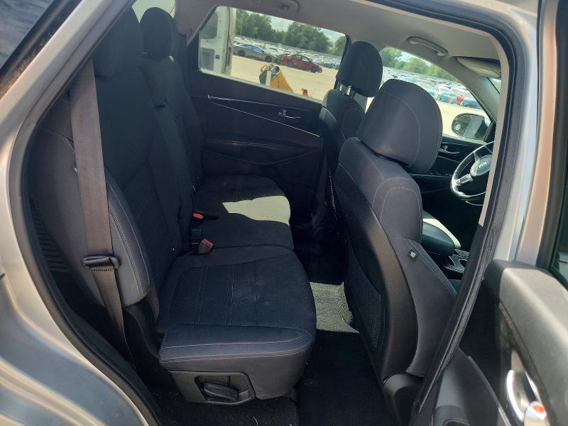 67694666 :رقم المزاد ، 5XYPGDA38HG267127 vin ، 2017 Kia Sorento مزاد بيع