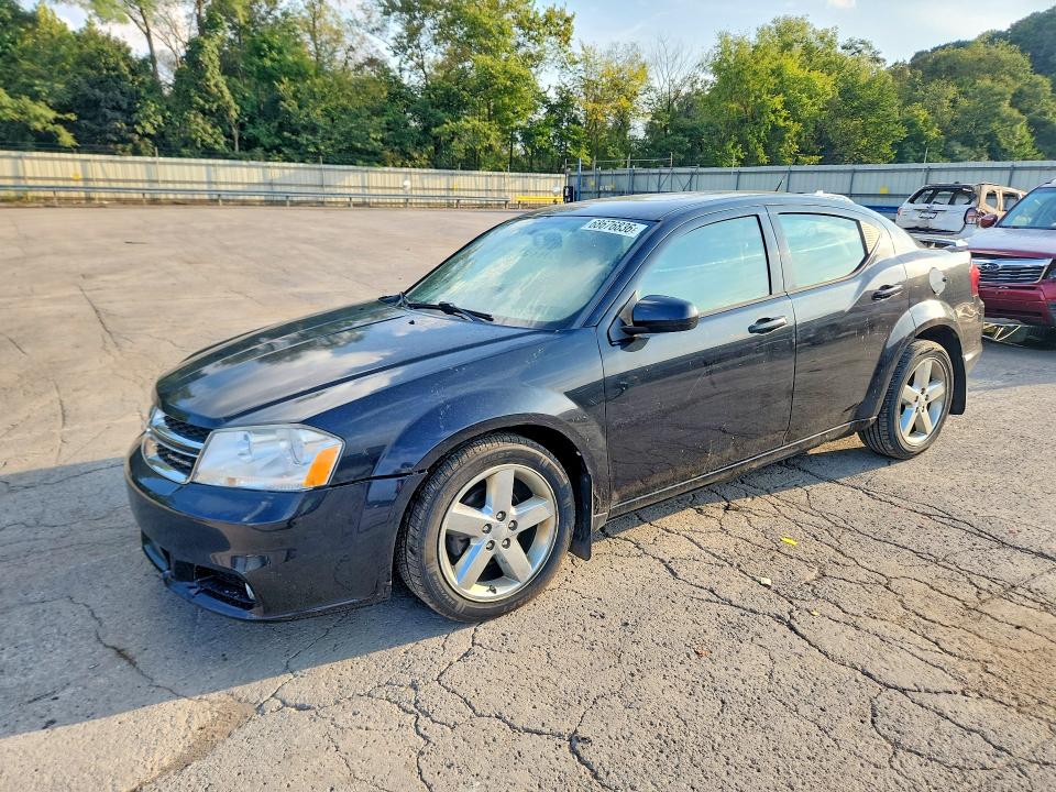 68676836 :رقم المزاد ، 1B3BD2FG0BN524091 vin ، 2011 Dodge Avenger مزاد بيع