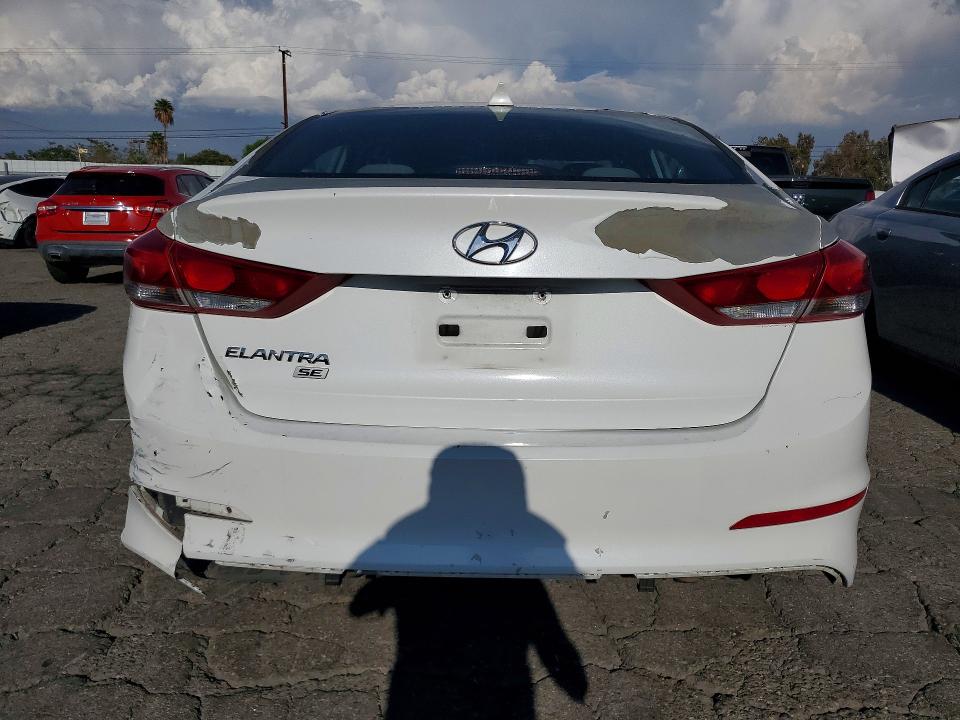 Продажа на аукционе авто 2017 Hyundai Elantra, vin: 5NPD74LF6HH165893, номер лота: 70315646
