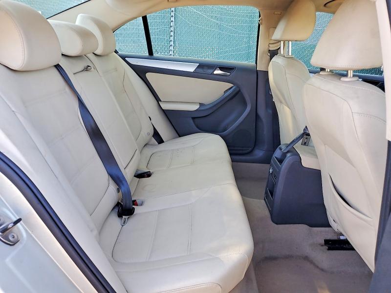 68943416 :رقم المزاد ، 3VWLL7AJXBM126514 vin ، 2011 Volkswagen Jetta مزاد بيع