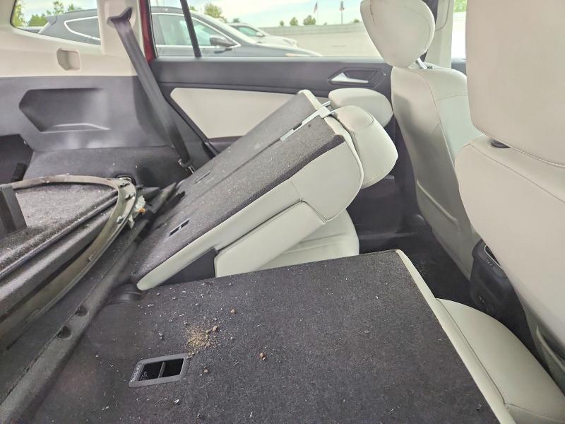 68237606 :رقم المزاد ، 3VV2B7AX7JM014761 vin ، 2018 Volkswagen Tiguan مزاد بيع