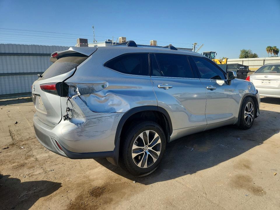 Aukcja sprzedaży 2021 Toyota Highlander, vin: 5TDHZRAH7MS525738, numer aukcji: 68253756