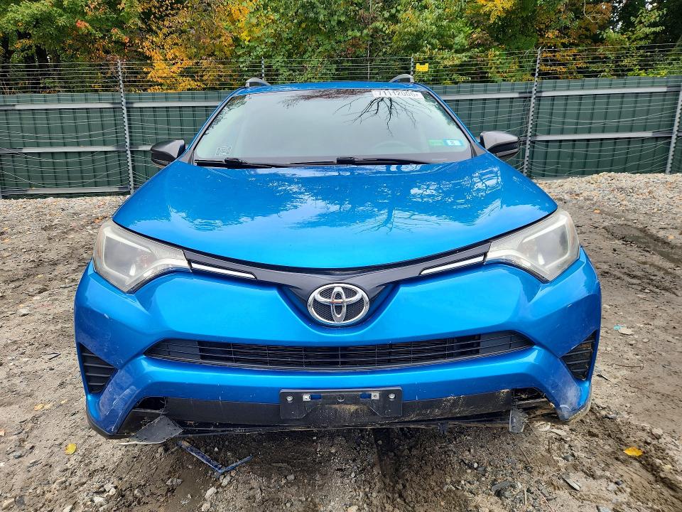 71112006 :رقم المزاد ، 2T3BFREV9GW409748 vin ، 2016 Toyota Rav4 مزاد بيع
