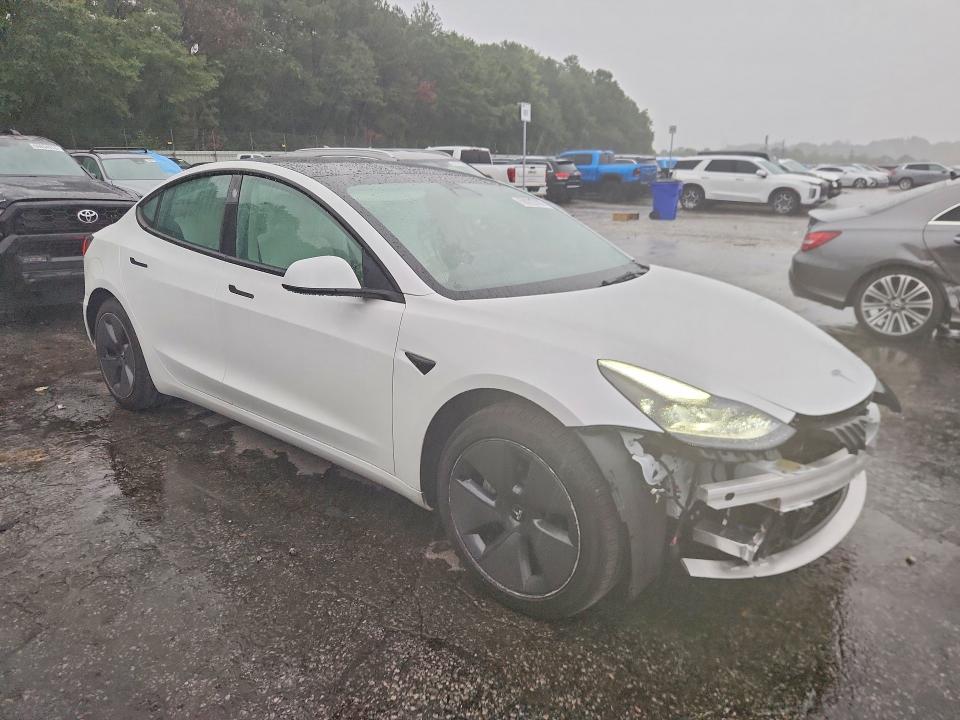 68092806 :رقم المزاد ، 5YJ3E1EB2NF167029 vin ، 2022 Tesla Model 3 مزاد بيع