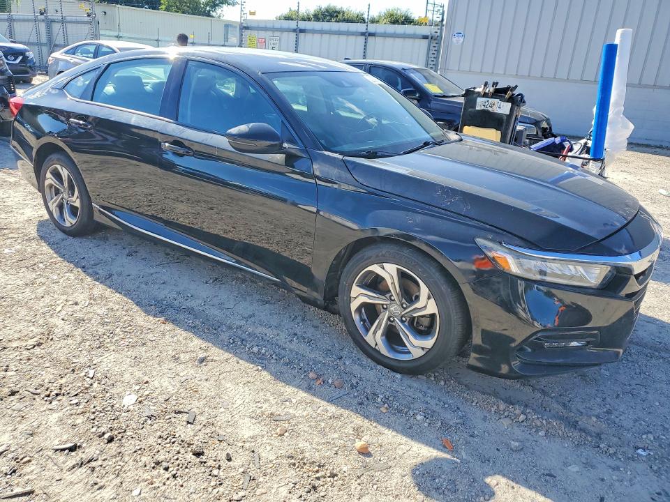 68238746 :رقم المزاد ، 1HGCV1F54LA057213 vin ، 2020 Honda Accord مزاد بيع