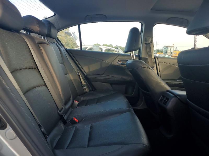 67865276 :رقم المزاد ، 1HGCR3F83HA033678 vin ، 2017 Honda Accord مزاد بيع