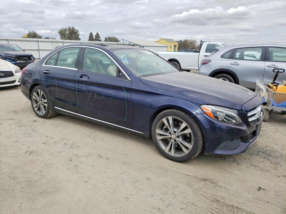 67916796 :رقم المزاد ، 55SWF4JB8FU045969 vin ، 2015 Mercedes-benz C مزاد بيع