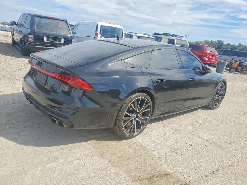 69451336 :رقم المزاد ، WAUSFBF2XMN046615 vin ، 2021 Audi S7 مزاد بيع