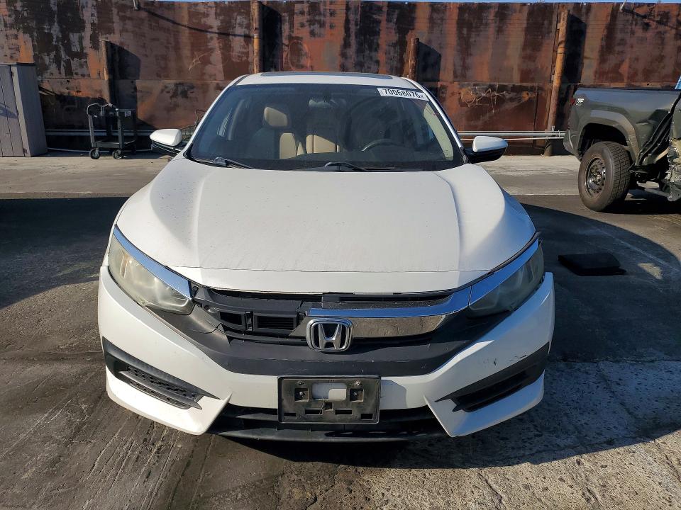 2016 Honda Civic მანქანა იყიდება აუქციონზე, vin: 19XFC2F72GE217388, აუქციონის ნომერი: 70068076