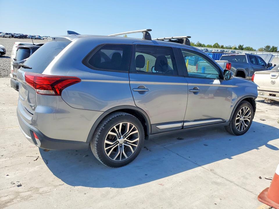 67213686 :رقم المزاد ، JA4AD3A3XHZ036637 vin ، 2017 Mitsubishi Outlander مزاد بيع