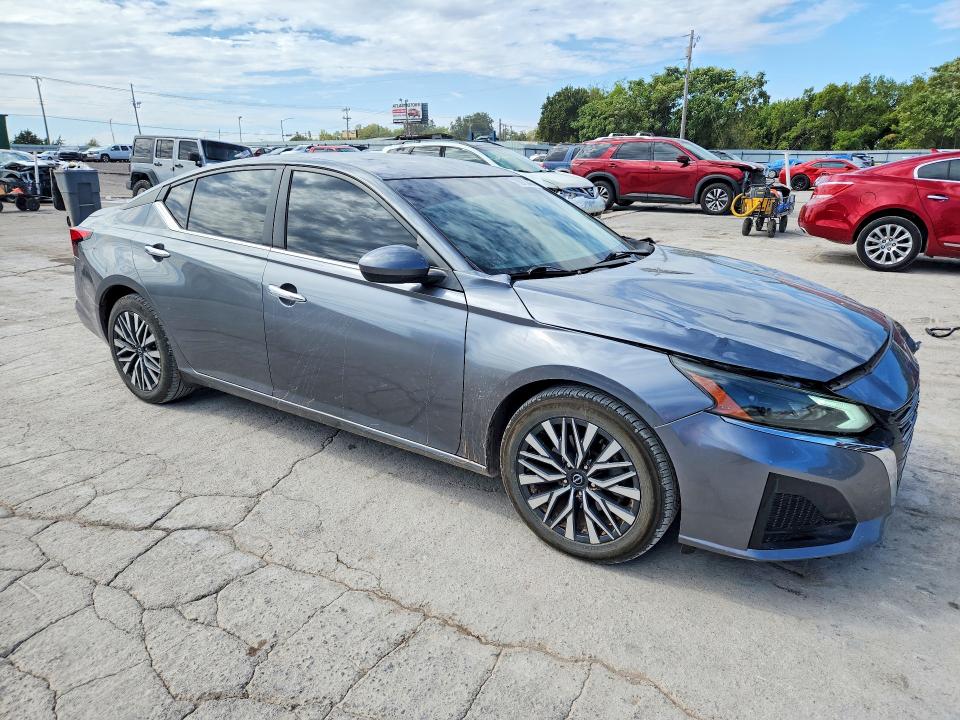 70075446 :رقم المزاد ، 1N4BL4DV0PN334495 vin ، 2023 Nissan Altima مزاد بيع