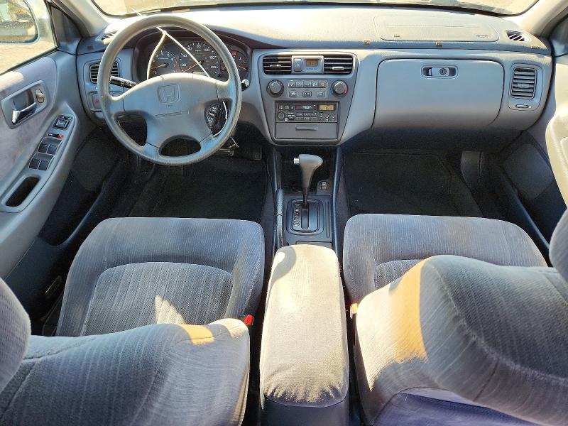 70439736 :رقم المزاد ، 1HGCG5642WA208028 vin ، 1998 Honda Accord مزاد بيع