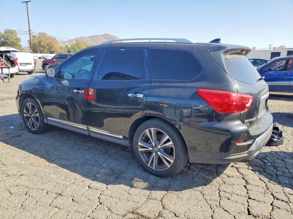 69064396 :رقم المزاد ، 5N1DR2DN3LC601118 vin ، 2020 Nissan Pathfinder مزاد بيع