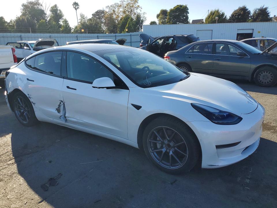 63184606 :رقم المزاد ، 5YJ3E1EA2MF051643 vin ، 2021 Tesla Model 3 مزاد بيع