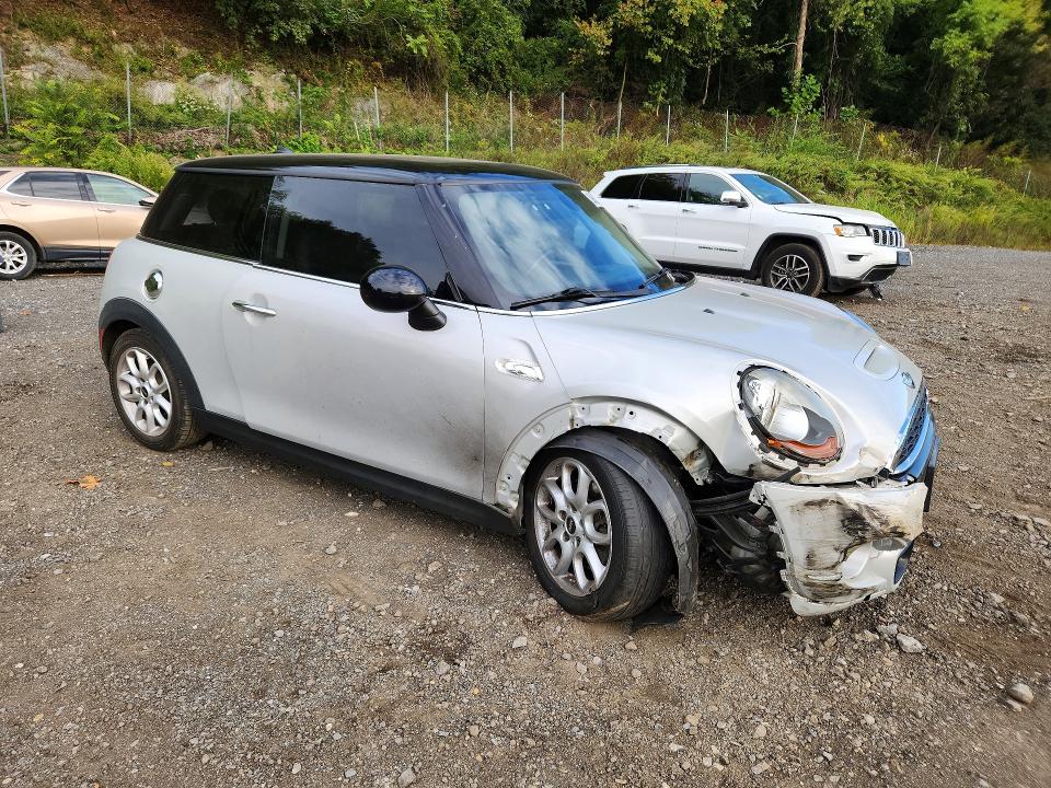Продажа на аукционе авто 2015 Mini Cooper, vin: WMWXP7C58F2A39586, номер лота: 69973636