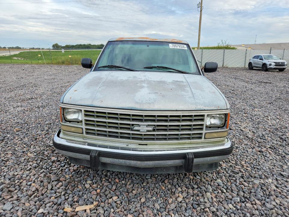 70979556 :رقم المزاد ، 1GCFC24Z1JZ330569 vin ، 1988 Chevrolet Gmt-400 مزاد بيع