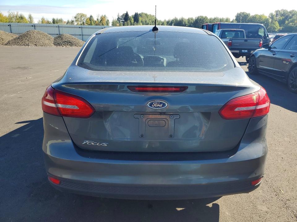 71240406 :رقم المزاد ، 1FADP3E26HL271329 vin ، 2017 Ford Focus مزاد بيع
