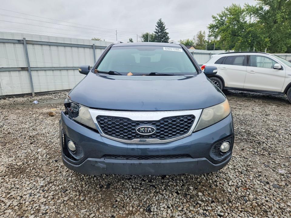 69051286 :رقم المزاد ، 5XYKT3A12BG084215 vin ، 2011 Kia Sorento مزاد بيع