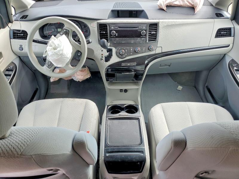68337996 :رقم المزاد ، 5TDKK3DC0CS226484 vin ، 2012 Toyota Sienna مزاد بيع