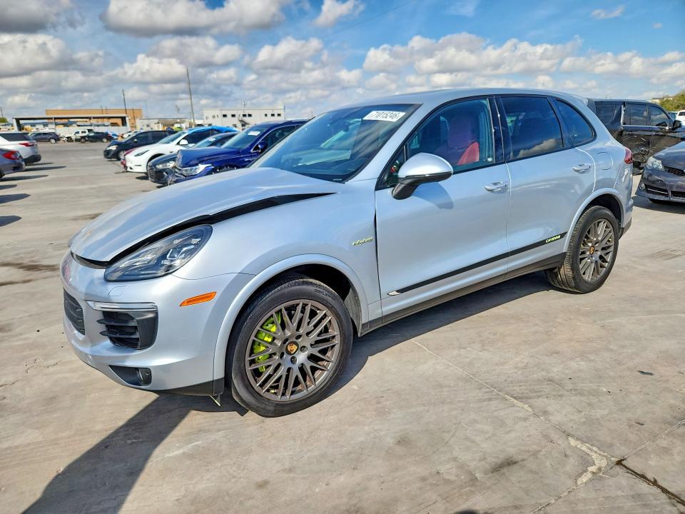 71015246 :رقم المزاد ، WP1AE2A28HLA73997 vin ، 2017 Porsche Cayenne مزاد بيع