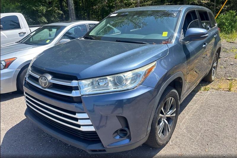 69829356 :رقم المزاد ، 5TDZZRFH2HS198054 vin ، 2017 Toyota Highlander مزاد بيع