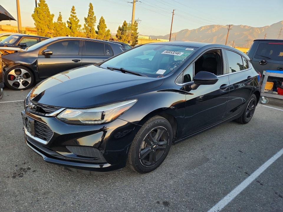66853246 :رقم المزاد ، 3G1BE6SM2HS515432 vin ، 2017 Chevrolet Cruze مزاد بيع