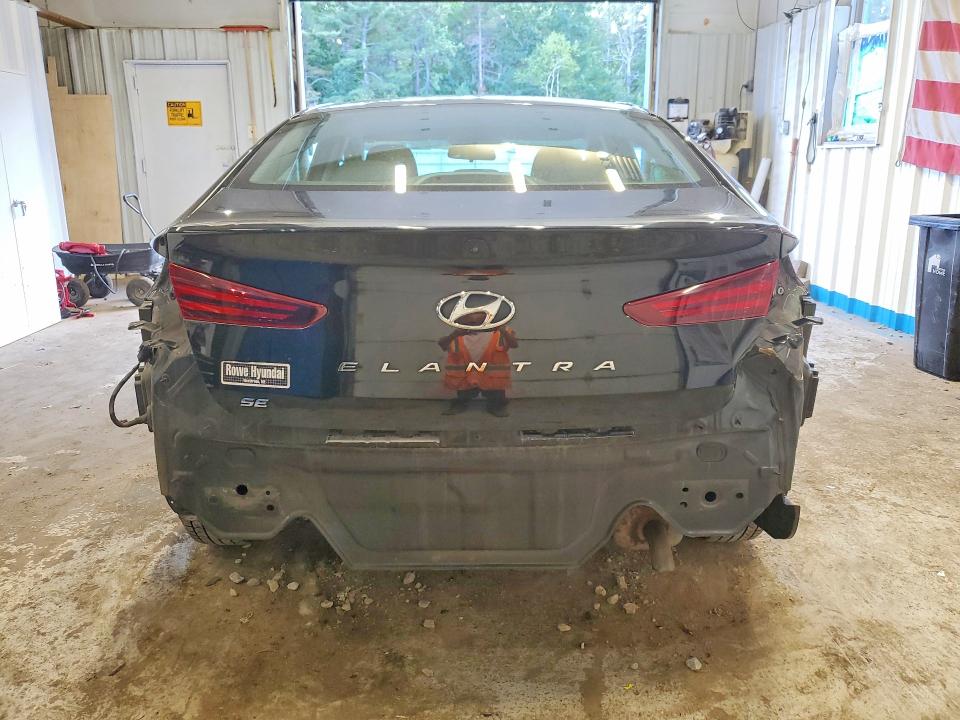 64971596 :رقم المزاد ، 5NPD74LFXKH435845 vin ، 2019 Hyundai Elantra مزاد بيع