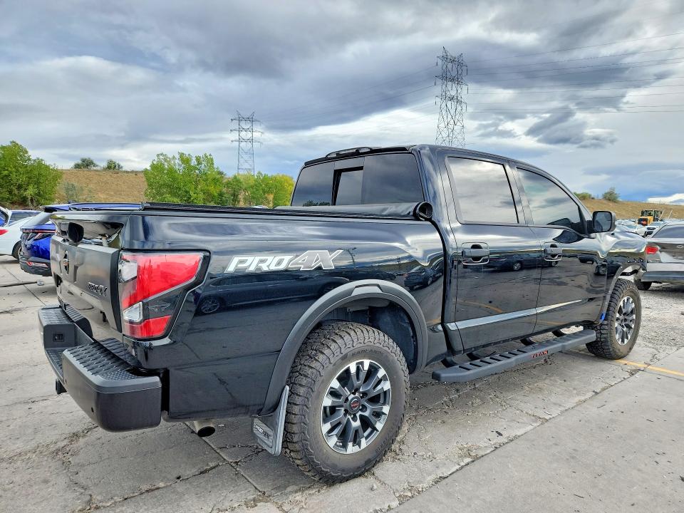 70004976 :رقم المزاد ، 1N6AA1ED0MN525925 vin ، 2021 Nissan Titan مزاد بيع