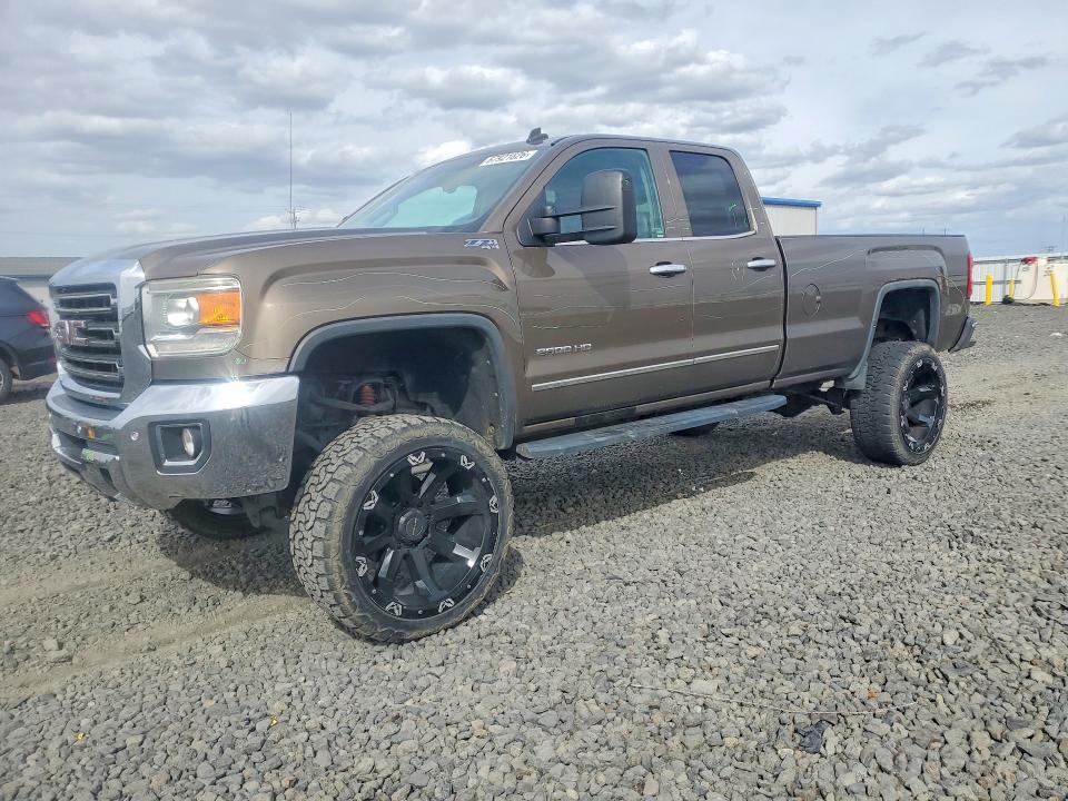 67921626 :رقم المزاد ، 1GT22ZEG2FZ100408 vin ، 2015 Gmc Sierra مزاد بيع