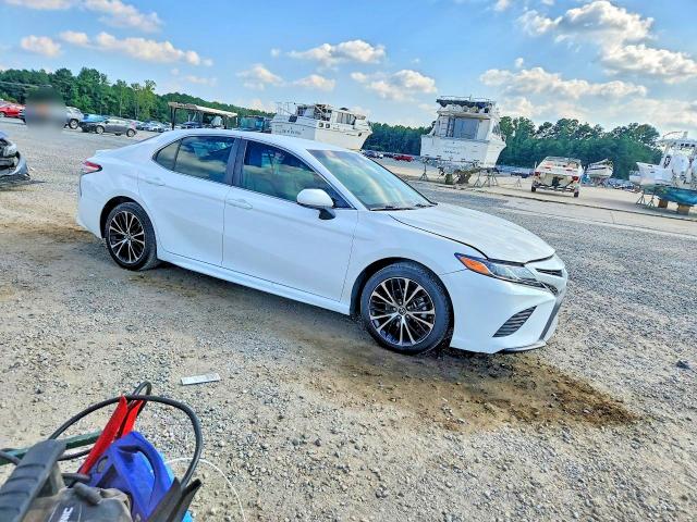 Продаж на аукціоні авто 2018 Toyota Camry, vin: 4T1B11HK3JU661822, номер лоту: 67605796