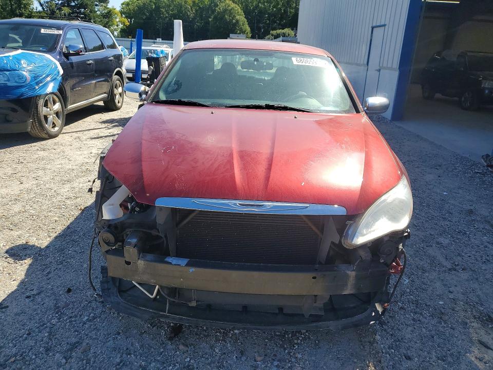68065996 :رقم المزاد ، 1C3CCBCG8DN650250 vin ، 2013 Chrysler 200 مزاد بيع