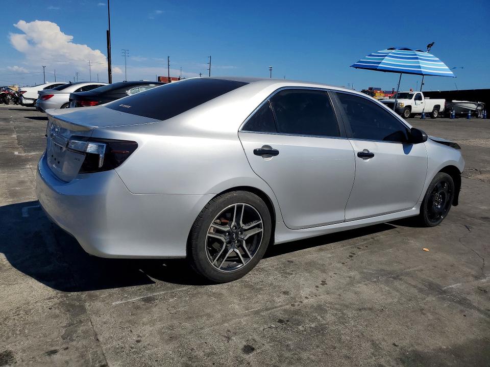 68263106 :رقم المزاد ، 4T1BF1FK9EU427730 vin ، 2014 Toyota Camry مزاد بيع