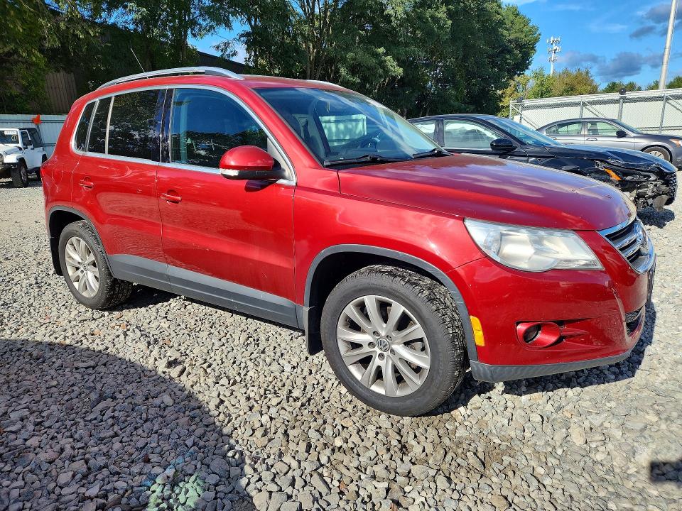 70026876 :رقم المزاد ، WVGBV75N69W520409 vin ، 2009 Volkswagen Tiguan مزاد بيع