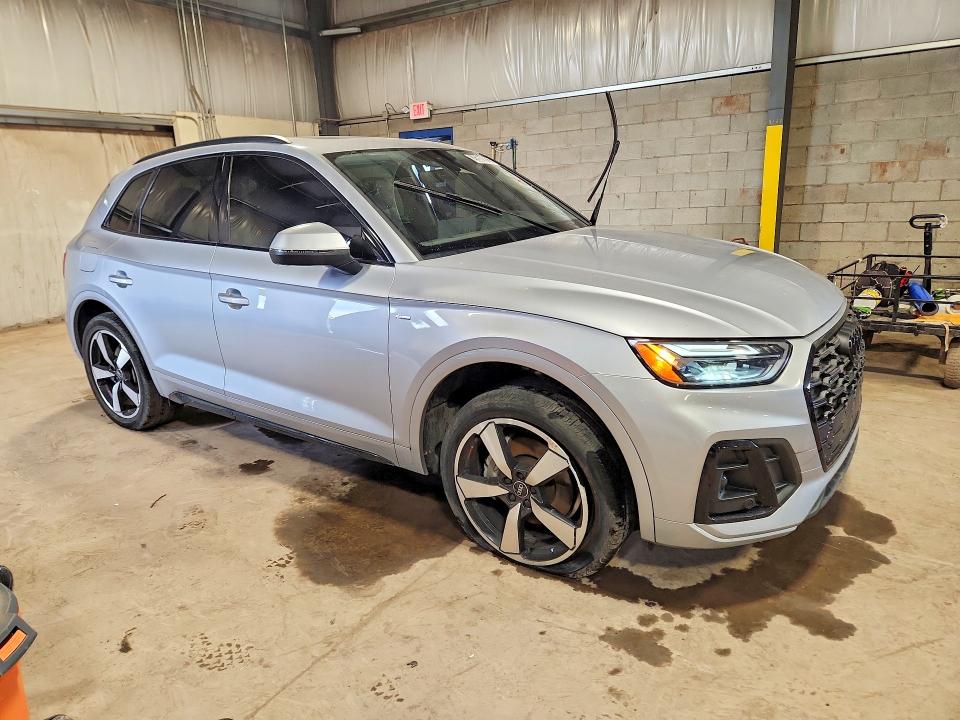 69112766 :رقم المزاد ، WA1EAAFY4N2081841 vin ، 2022 Audi Q5 مزاد بيع
