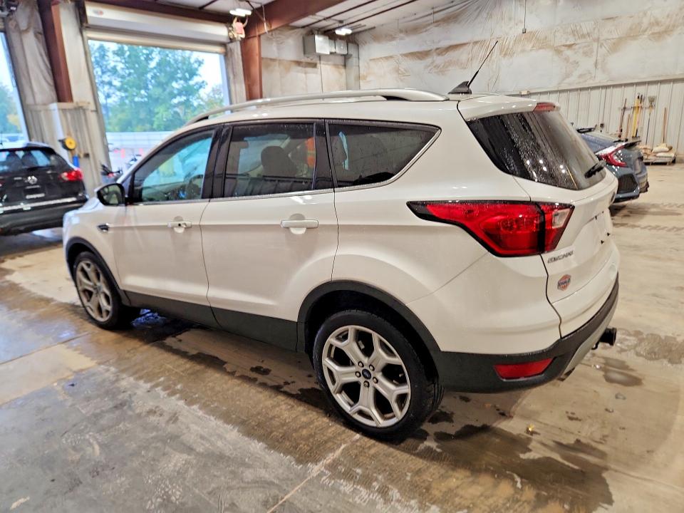 2019 Ford Escape მანქანა იყიდება აუქციონზე, vin: 1FMCU9J90KUA02888, აუქციონის ნომერი: 71235776