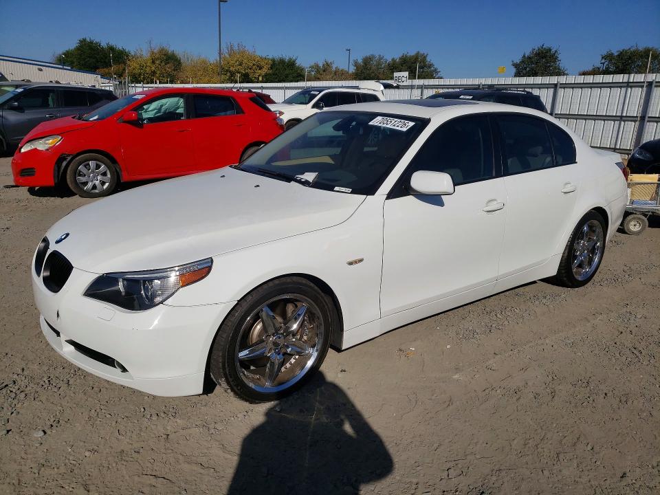 70551226 :رقم المزاد ، WBANB33554B113216 vin ، 2004 Bmw 545 مزاد بيع