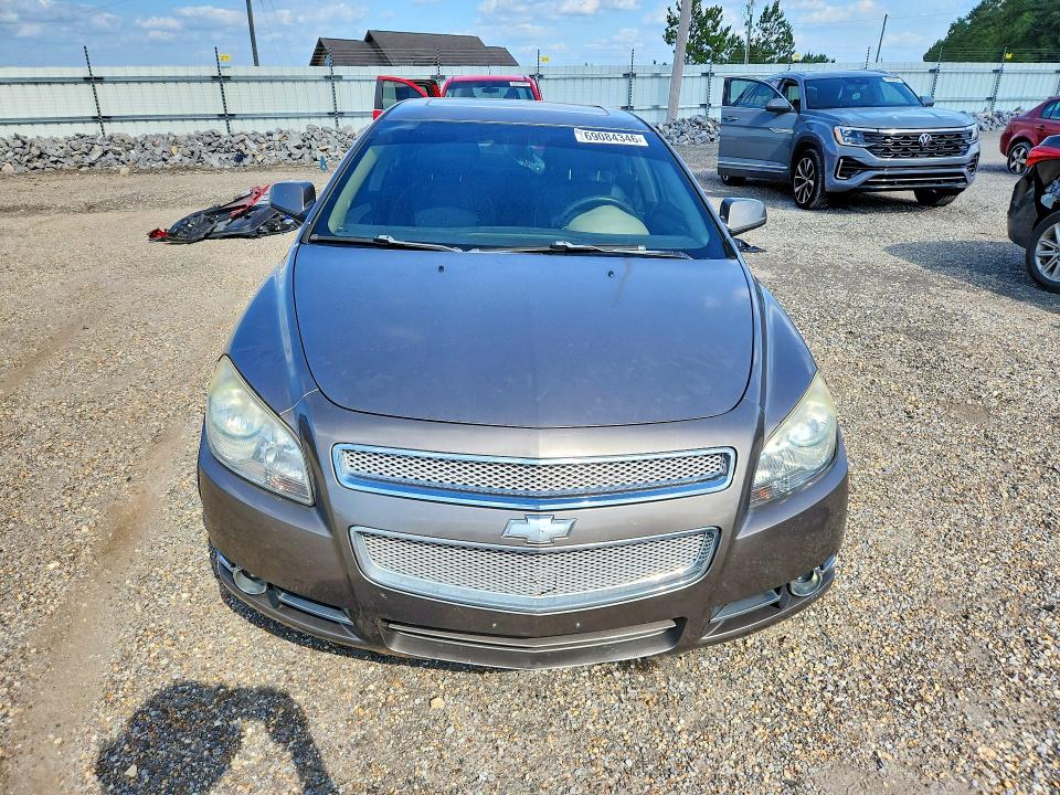 69084346 :رقم المزاد ، 1G1ZE5E15BF105021 vin ، 2011 Chevrolet Malibu مزاد بيع