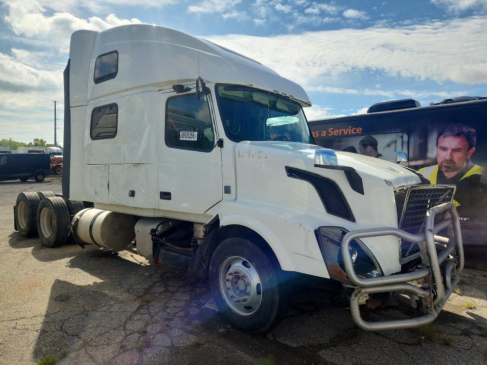 2014 Volvo Vn მანქანა იყიდება აუქციონზე, vin: 4V4NC9EH4EN172465, აუქციონის ნომერი: 68626266