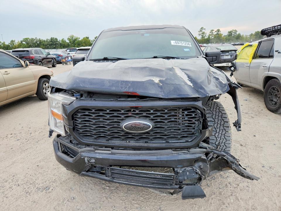69751256 :رقم المزاد ، 1FTEW1C59NKF03040 vin ، 2022 Ford F150 مزاد بيع