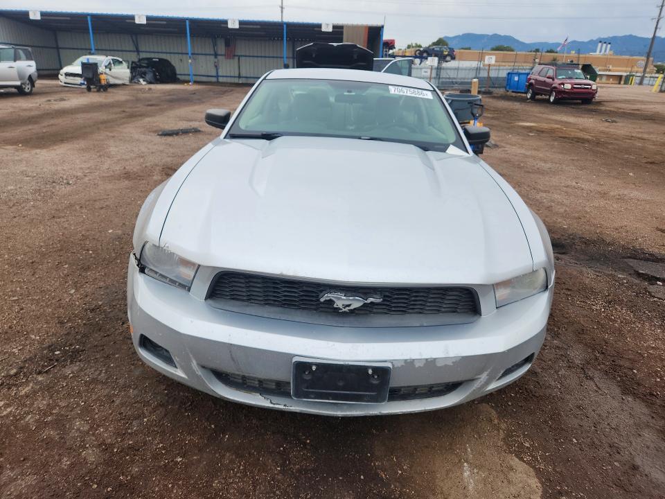 70675886 :رقم المزاد ، 1ZVBP8AMXB5105670 vin ، 2011 Ford Mustang مزاد بيع