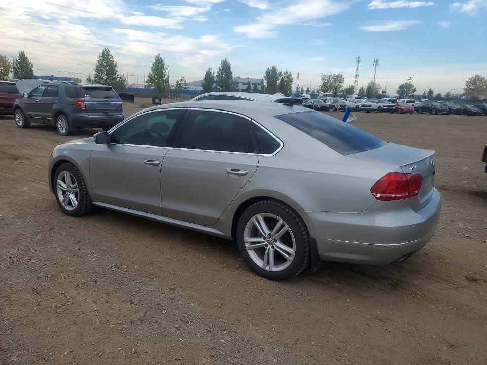 70106166 :رقم المزاد ، 1VWCN7A32DC134347 vin ، 2013 Volkswagen Passat مزاد بيع