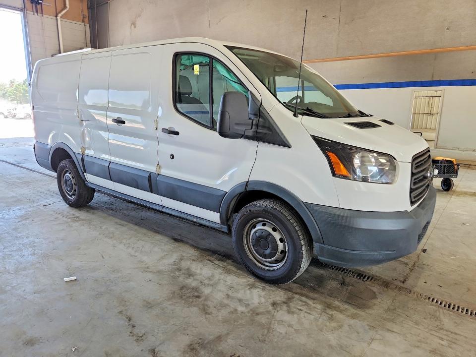 67500816 :رقم المزاد ، 1FTYR1ZM0JKA67742 vin ، 2018 Ford Transit مزاد بيع