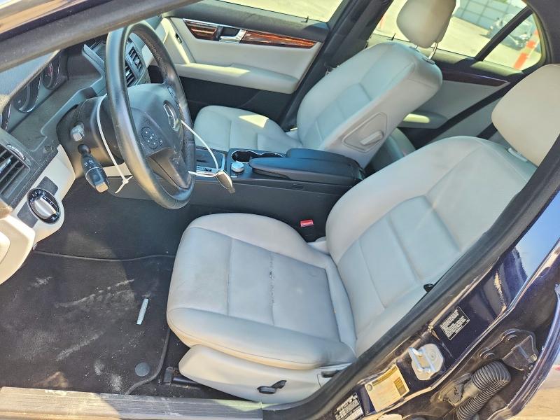70109806 :رقم المزاد ، WDDGF5EB1AR121482 vin ، 2010 Mercedes-benz C مزاد بيع
