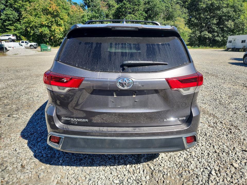 Продажа на аукционе авто 2018 Toyota Highlander, vin: 5TDDZRFH4JS843965, номер лота: 68138096